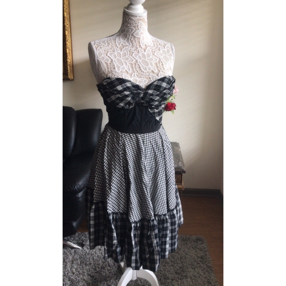 Dolce & Gabbana Sweetheart Dress.